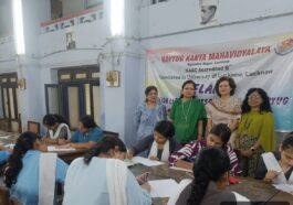 नवयुग कन्या महाविद्यालय में कहानी लेखन